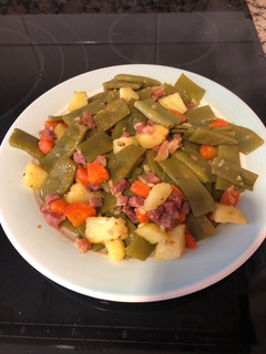 Una foto de Judías con jamón