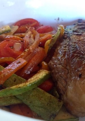 Una foto de Marucha con salteado de verduras