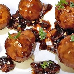 A picture of Pan-Roasted Balsamic Garlic Mushrooms.