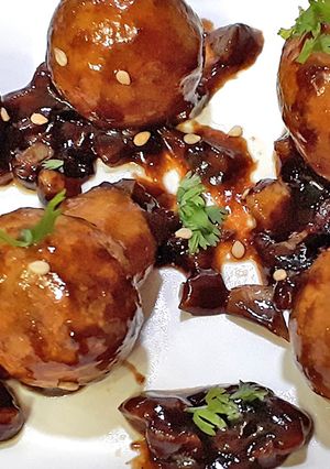 A picture of Pan-Roasted Balsamic Garlic Mushrooms.