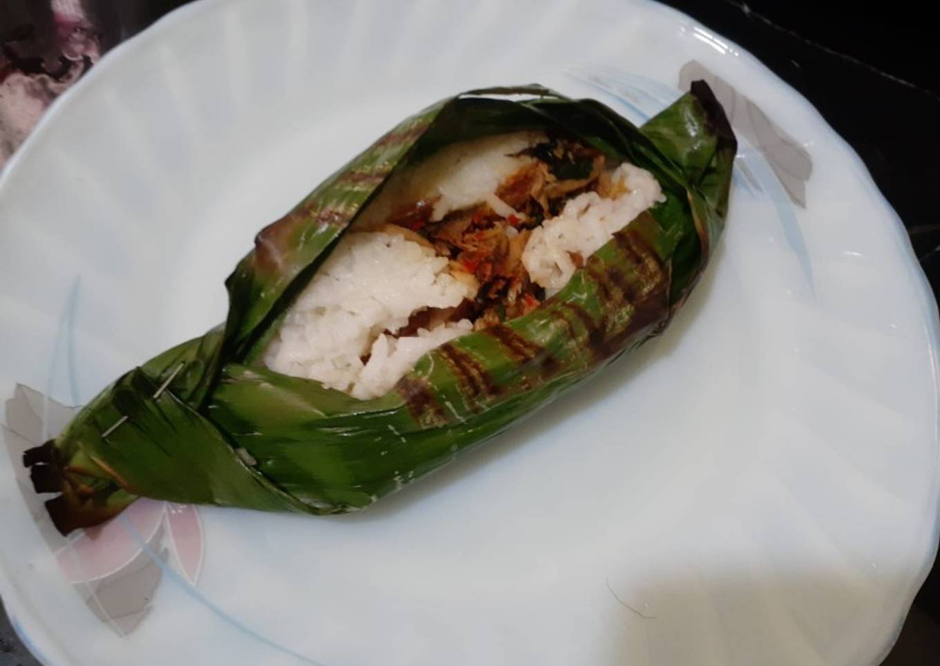 Nasi Bakar Ikan Tongkol suwir Pedas