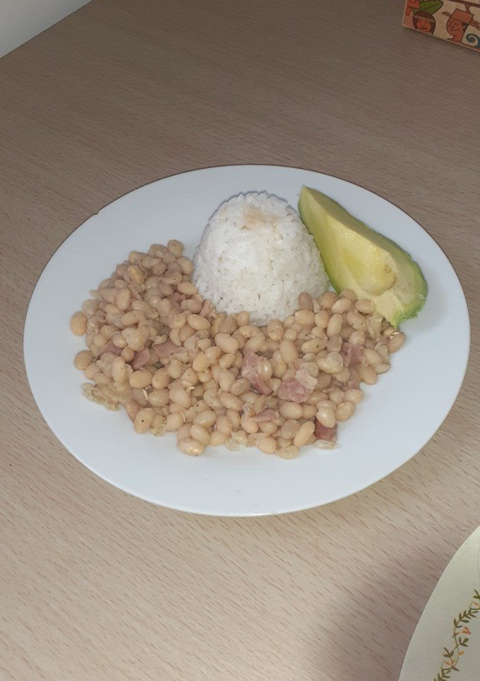 Una foto de Frijol panamito fácil