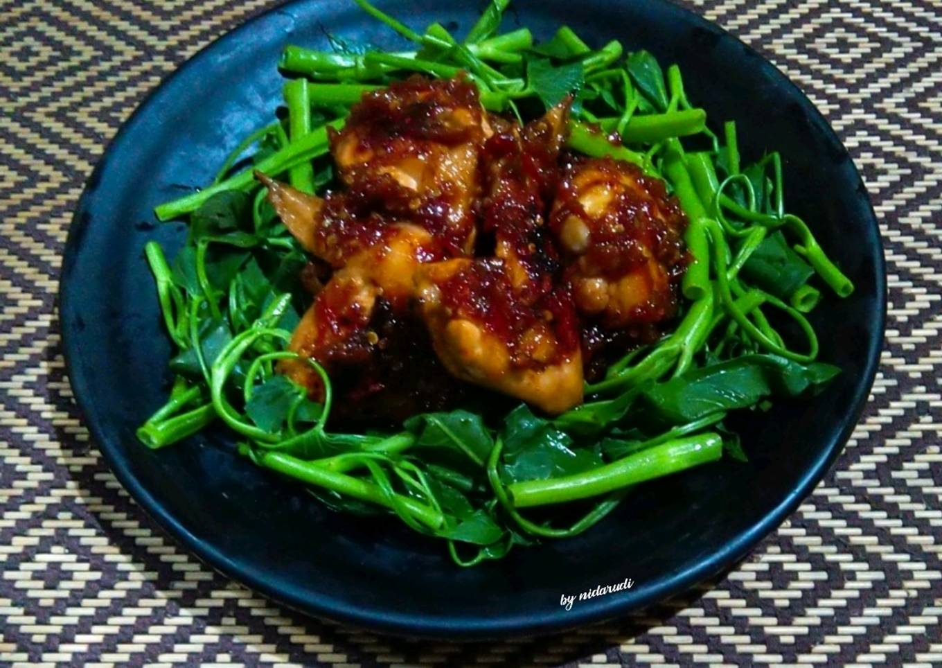 Plecing Ayam Bakar dan Kangkung