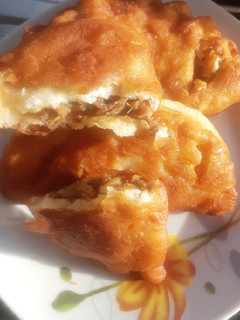 Una foto de Empanadas dulces de carne fritas