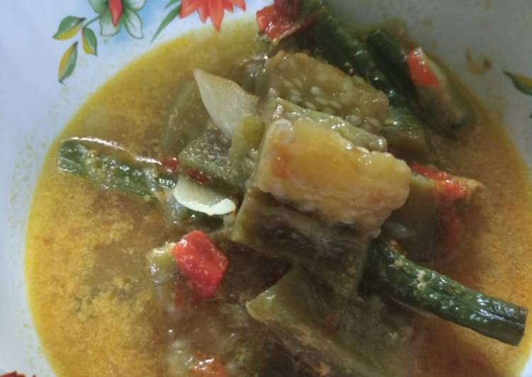 Terong masak santan pedas