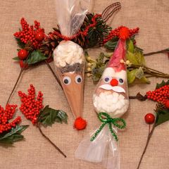 A picture of Santa 🎅 and reindeer🦌 hot chocolate cone.