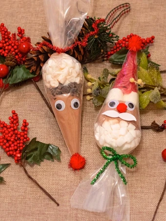 Easy Way Make Recipe Santa 🎅 and reindeer🦌 hot chocolate cone that is Really Delicious, Addictive}