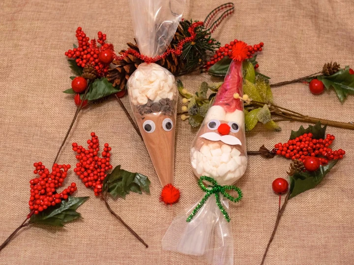 Easy Way Make Recipe Santa 🎅 and reindeer🦌 hot chocolate cone that is Really Delicious, Addictive}