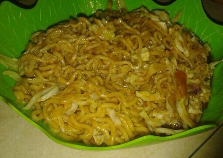 Langkah Mudah untuk Menyiapkan Mie goreng nyemek2 ala ank kost, Lezat