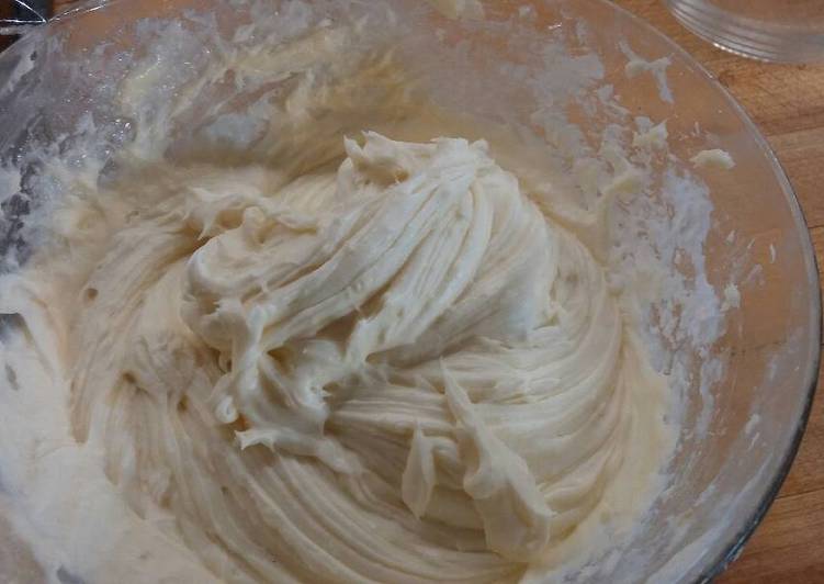 Easiest Way to Make Super Quick Homemade Cream Cheese Icing