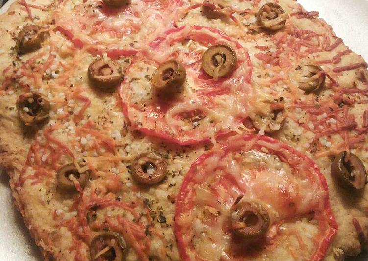 Focaccia de ajo (Con tomate, queso y aceitunas)