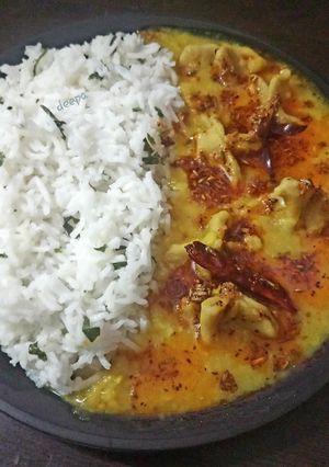 A picture of Dal ki dulhan with rice.