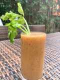 Zumo digestivo de piña, papaya y sábila