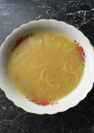 صورة لوصفة شوربة البطاطة مع الشعرية