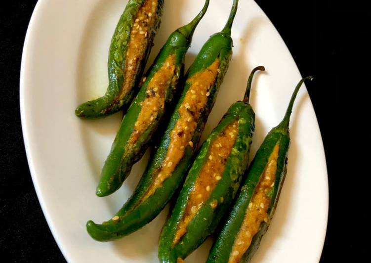 Steps to Make Quick Stuffed Chilli