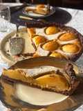 Tarta de peras, cacao y almendras