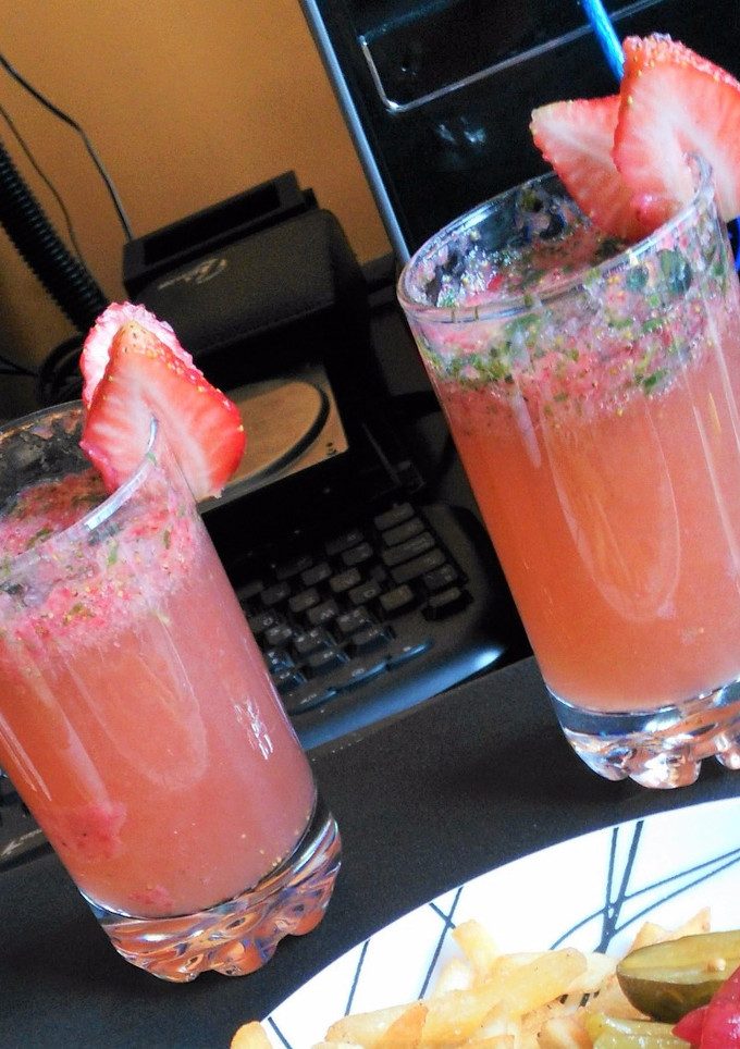 Una foto de Mojito de frutilla
