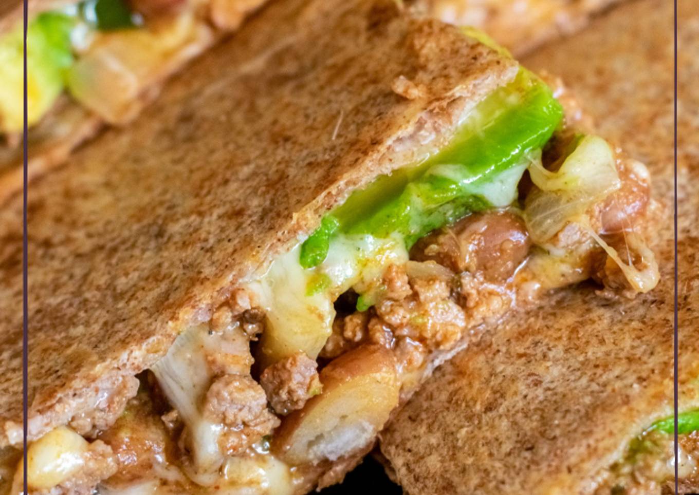 Quesadilla integral de chili con carne, aguacate y mozzarella 🥑