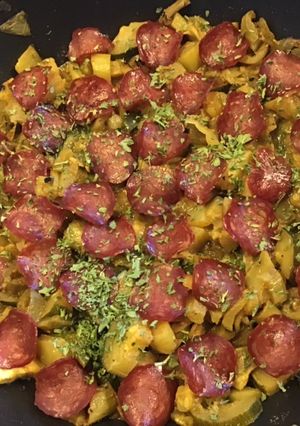 Une photo de Mijoté de puntarelle fenouil courgettes aux épices et chips de porc