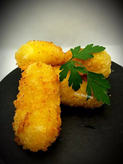 Una foto de Croquetas de queso manchego rebozados con Panko
