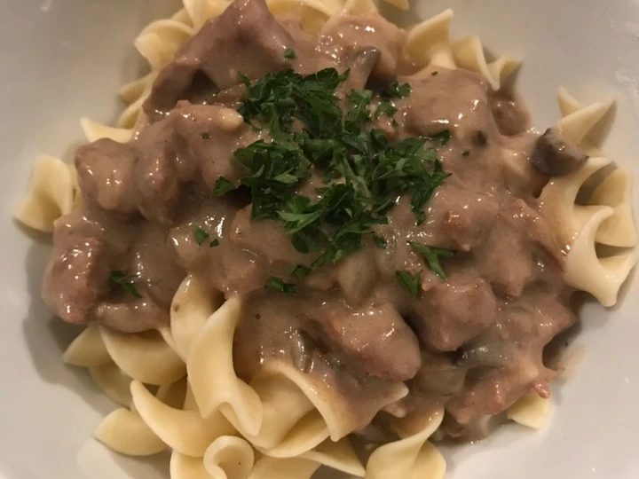 Easy Way Make Recipe Easy Beef Stroganoff in the Slow Cooker that is Can Pamper Your Tongue, So Delicious}