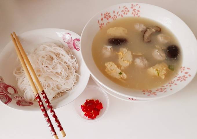 Langkah Mudah untuk Membuat Bisup bakso simple(#394), Lezat