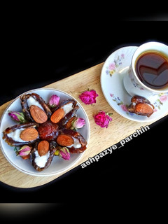 عکسی از دستور خرما با فرنی 🌸