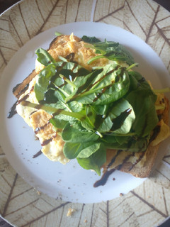 Φωτογραφία της συνταγής Scrambled eggs & toast breakfast 🍳