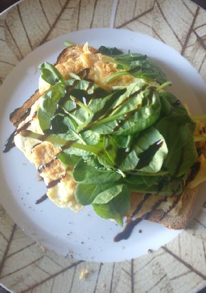 Φωτογραφία της συνταγής Scrambled eggs & toast breakfast 🍳