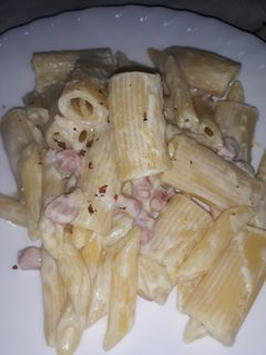 Foto di Pasta con ricotta pancetta e limone