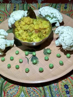 ফুলকপি আলুর ডালনা(Foolkopi Aloo Dalna Recipe in Bengali) রেসিপির প্রধান ছবি