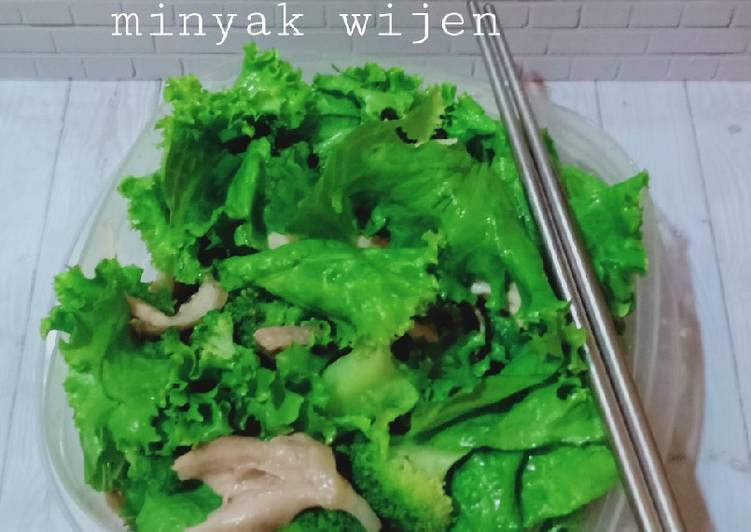 Bagaimana Membuat Salada salad ayam minyak wijen Anti Gagal