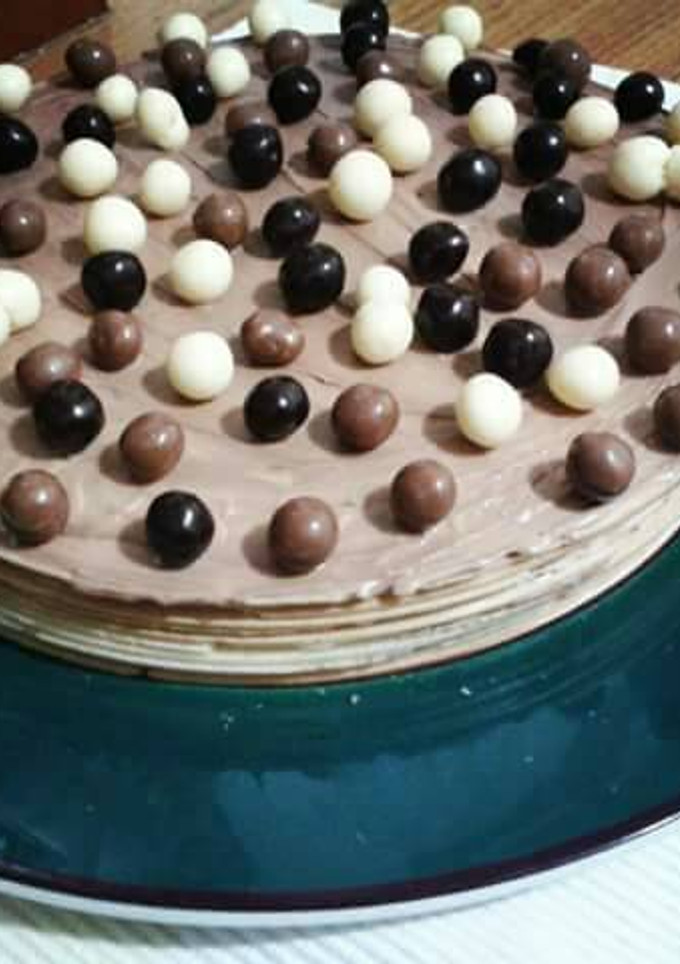 Una foto de Tarta de crema de cacao y obleas