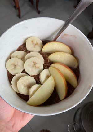 Hình của món Cháo yến mạch cacao chuối táo.