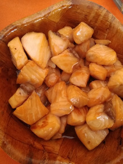 Una foto de Salmón dorado con teriyaki