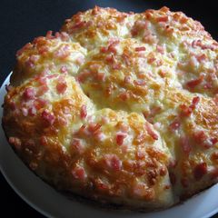 A picture of Cheese & Bacon ‘Pampushky’.