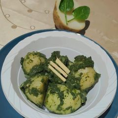Palak Aloo ki Sabji 🥬🥔Spinach Potato Curry 🥬🥔 A picture of Palak Aloo ki Sabji 🥬🥔Spinach Potato Curry 🥬🥔.