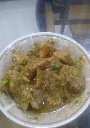A picture of White chicken karhai.