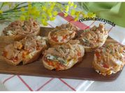 Una foto de tostadas de atún