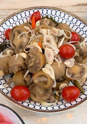Hình của món Đuôi bò ngâm dấm.