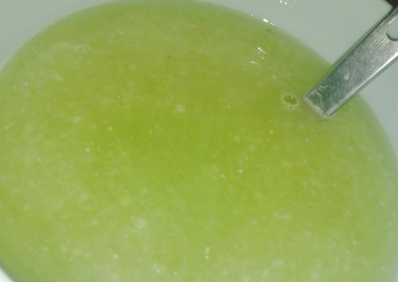 Agua de limón con pepino