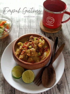 Foto resep Empal Gentong (Tanpa Santan) + Bonus Resep Acar Timun Segeeer Banget 👌