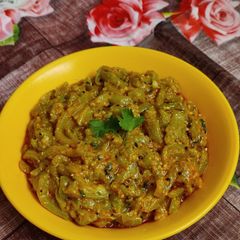A picture of Parwal massala curry - Gujarati style.