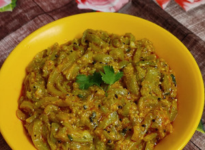A picture of Parwal massala curry - Gujarati style.