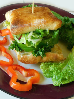 வேகன் வெஜ்ஜி சண்ட்விச் (Vegan veggie sandwich} செய்முறை முக்கிய புகைப்படம்