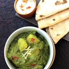 A picture of ­­­Aloo Palak Subzi/Spinach and Potato Curry.