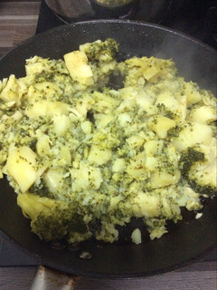 Una foto de Brocoli con patata