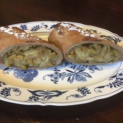 A picture of California Farm Apple Strudel, Traditional or Gluten Free.
