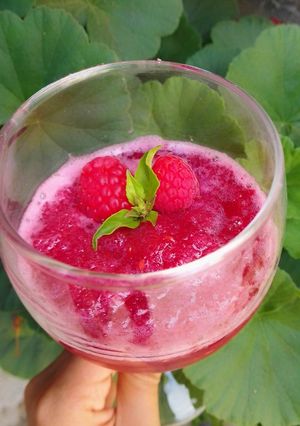 Una foto de Sorbet de Vino tinto con Frambuesa 🍷