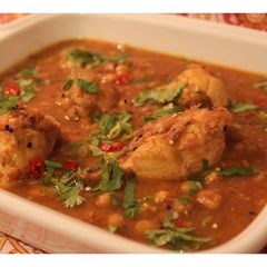A picture of Lahori Murgh Channay – Lahori Chickpea and Chicken Curry.